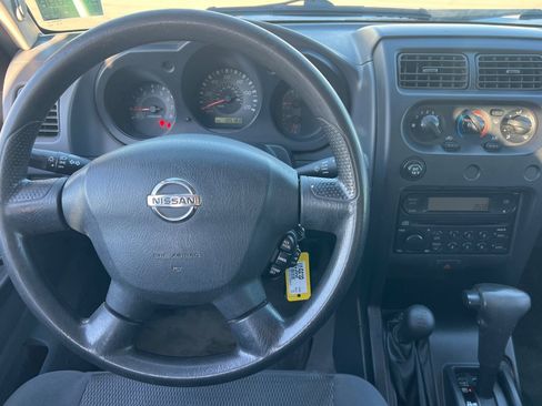 Used 2002 Nissan Frontier XE image 11