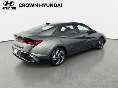 Certified 2025 Hyundai Elantra Sport FWD image 5