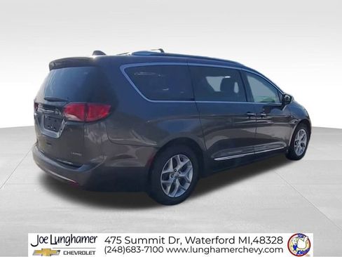 Used 2020 Chrysler Pacifica Limited image 8