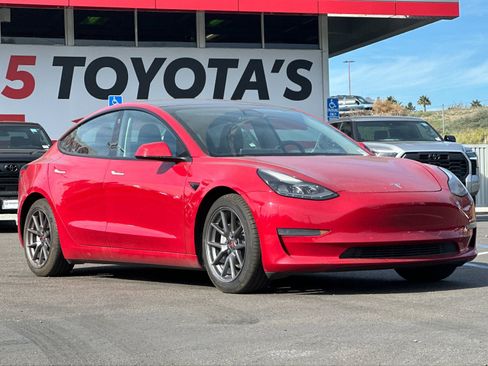 Used 2021 Tesla Model 3 Standard Range Plus image 8