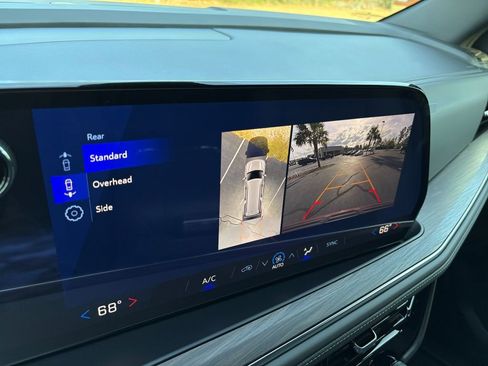 New 2026 Chevrolet Suburban LS image 18