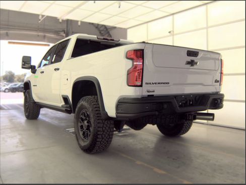 Used 2025 Chevrolet Silverado 2500 ZR2 w/ ZR2 Bison Edition AWD/4WD image 3
