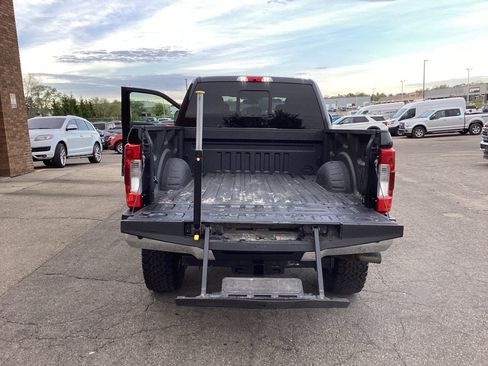 Used 2019 Ford F250 Lariat w/ Lariat Ultimate Package AWD/4WD image 31
