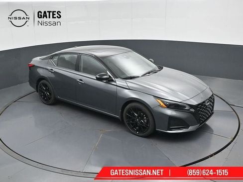 New 2026 Nissan Altima 2.5 SR w/ SR Midnight Edition Package FWD image 46