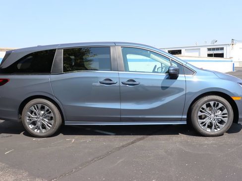 Used 2026 Honda Odyssey Touring image 6