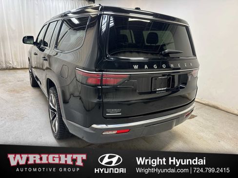 Used 2022 Jeep Wagoneer Series III w/ Premium Group I image 4