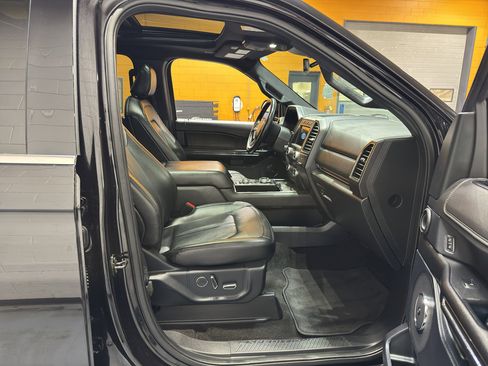 Used 2021 Ford Expedition Limited image 20