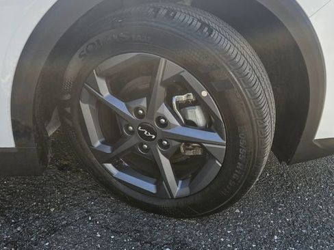 Used 2025 Kia K4 LXS FWD image 13