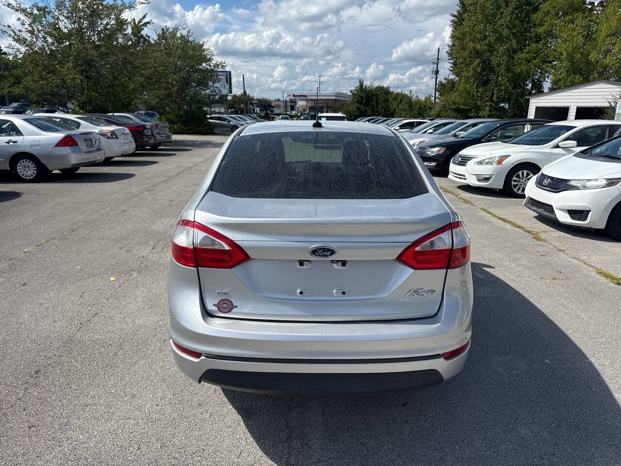 Used 2018 Ford Fiesta SE w/ Cold Weather Package FWD image 6