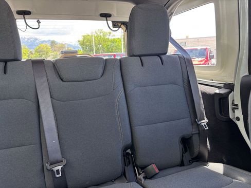 Used 2025 Jeep Wrangler Unlimited Sahara AWD/4WD image 37