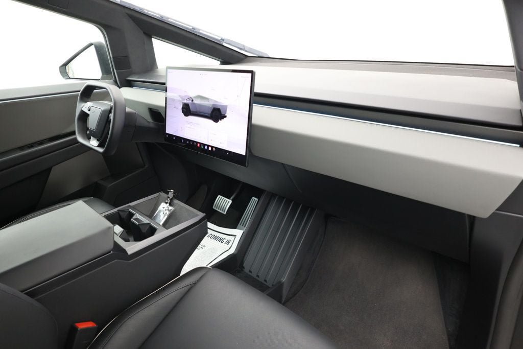 Used 2025 Tesla Cybertruck AWD Crew Cab image 29