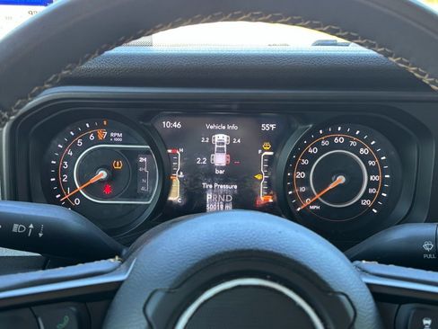 Used 2024 Jeep Gladiator Sport image 14