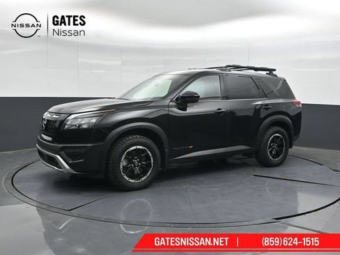 Used 2025 Nissan Pathfinder Rock Creek AWD/4WD image 6