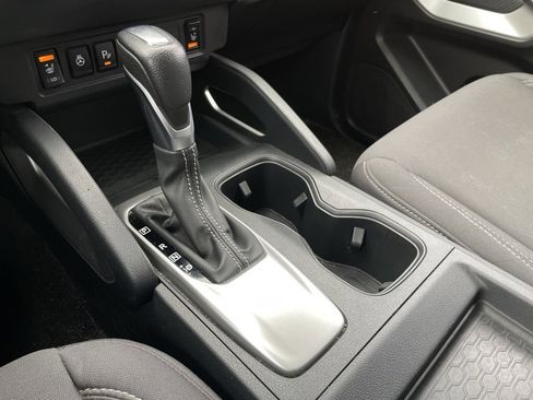 Used 2022 Nissan Frontier SV image 21