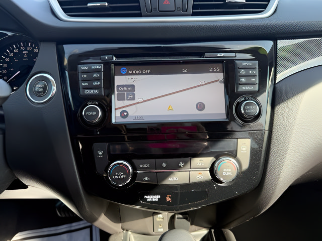 Used 2016 Nissan Rogue SL AWD/4WD image 18