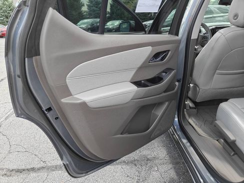 Used 2019 Chevrolet Traverse Premier w/ Driver Confidence II Package FWD image 15