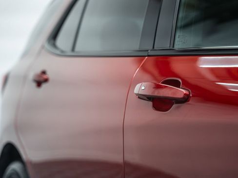 Used 2022 Chevrolet Equinox RS w/ RS Leather Package image 16