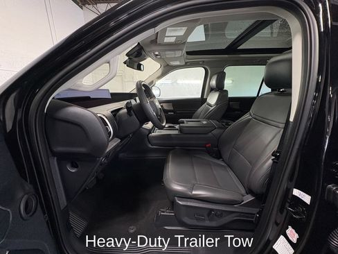 Used 2025 Ford Expedition Active AWD/4WD image 17