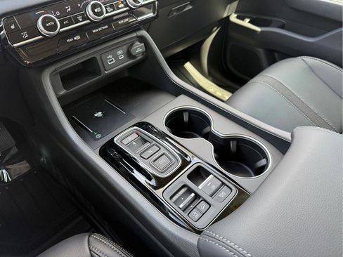 New 2025 Honda Pilot Touring image 24