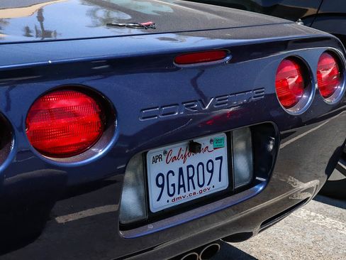 Used 2001 Chevrolet Corvette Convertible w/ Preferred Equipment Group2 RWD image 8