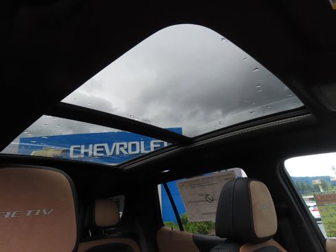 New 2025 Chevrolet Equinox ACTIV w/ Safety and Technology Package image 39