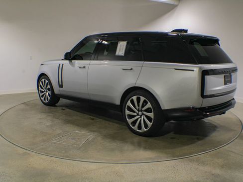 Certified 2025 Land Rover Range Rover Long Wheelbase Autobiography AWD/4WD image 4