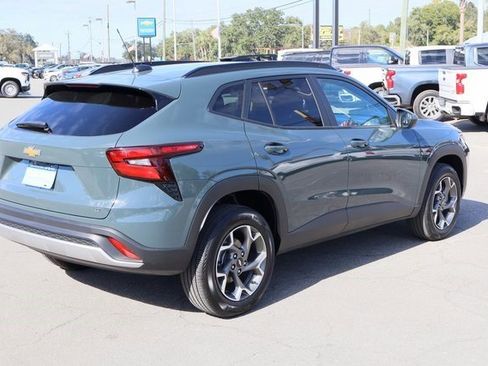 Certified 2025 Chevrolet Trax LT image 8