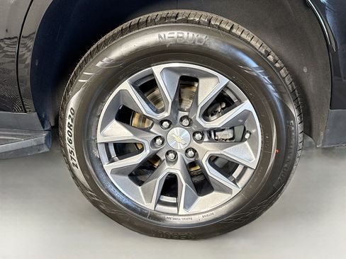 Used 2022 Chevrolet Tahoe LT w/ Luxury Package RWD image 37