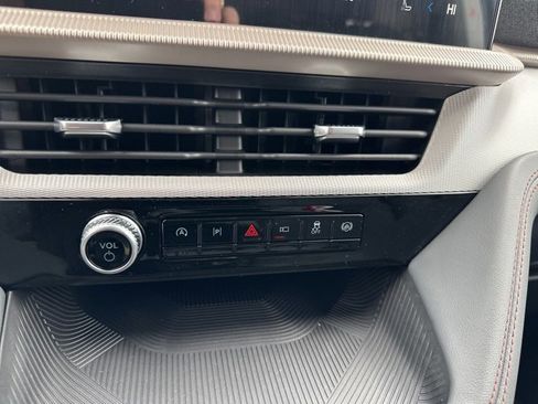 New 2026 Ford Explorer Active image 21