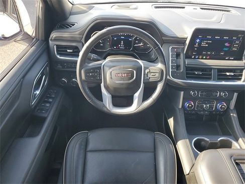 Used 2021 GMC Yukon SLT w/ SLT Luxury Package image 17