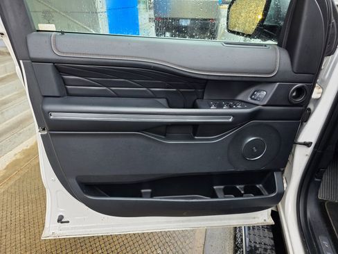 Used 2018 Ford Expedition Platinum AWD/4WD image 10
