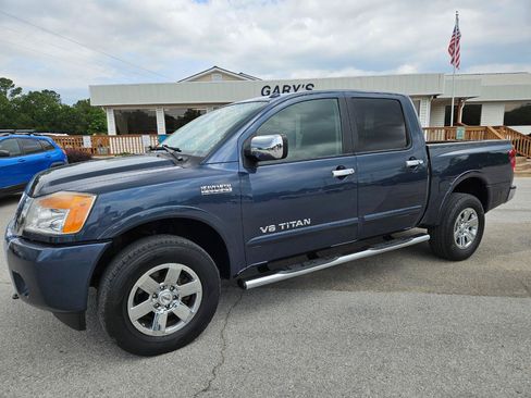 Used 2015 Nissan Titan SV w/ SV Value Truck Package AWD/4WD image 2