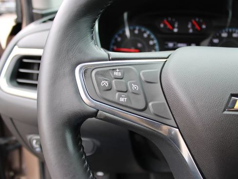 Used 2018 Chevrolet Equinox LT FWD image 14