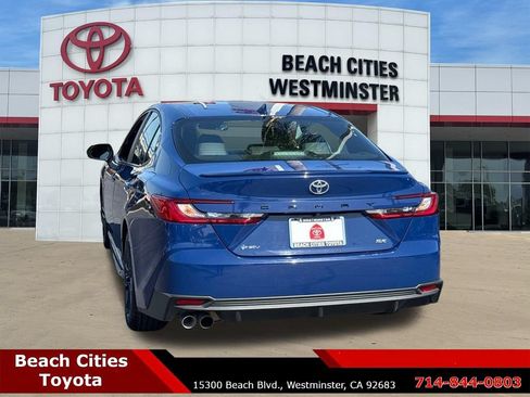Used 2025 Toyota Camry SE FWD image 9