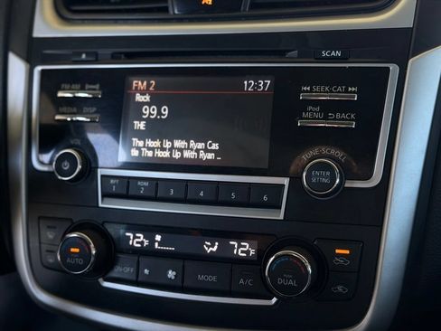 Used 2017 Nissan Altima 2.5 SL FWD image 43