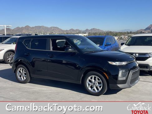 Used 2022 Kia Soul LX w/ Technology Package image 1