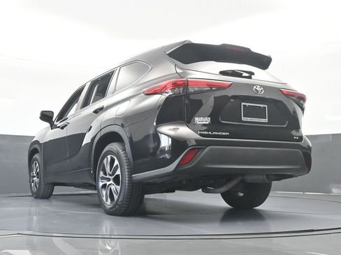 Used 2021 Toyota Highlander XLE image 57