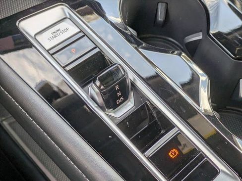 Used 2024 Volkswagen Atlas Cross Sport SE w/ Panoramic Sunroof Package AWD/4WD image 12