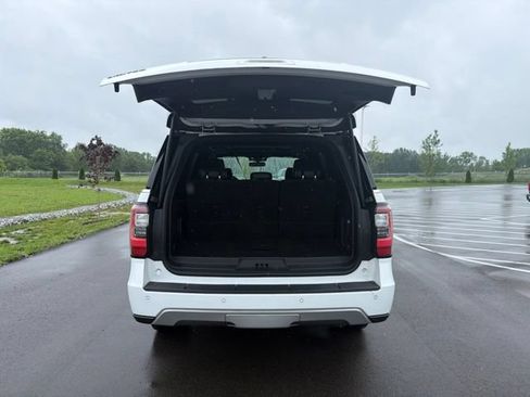 Used 2019 Ford Expedition Limited w/ Equipment Group 302A AWD/4WD image 11