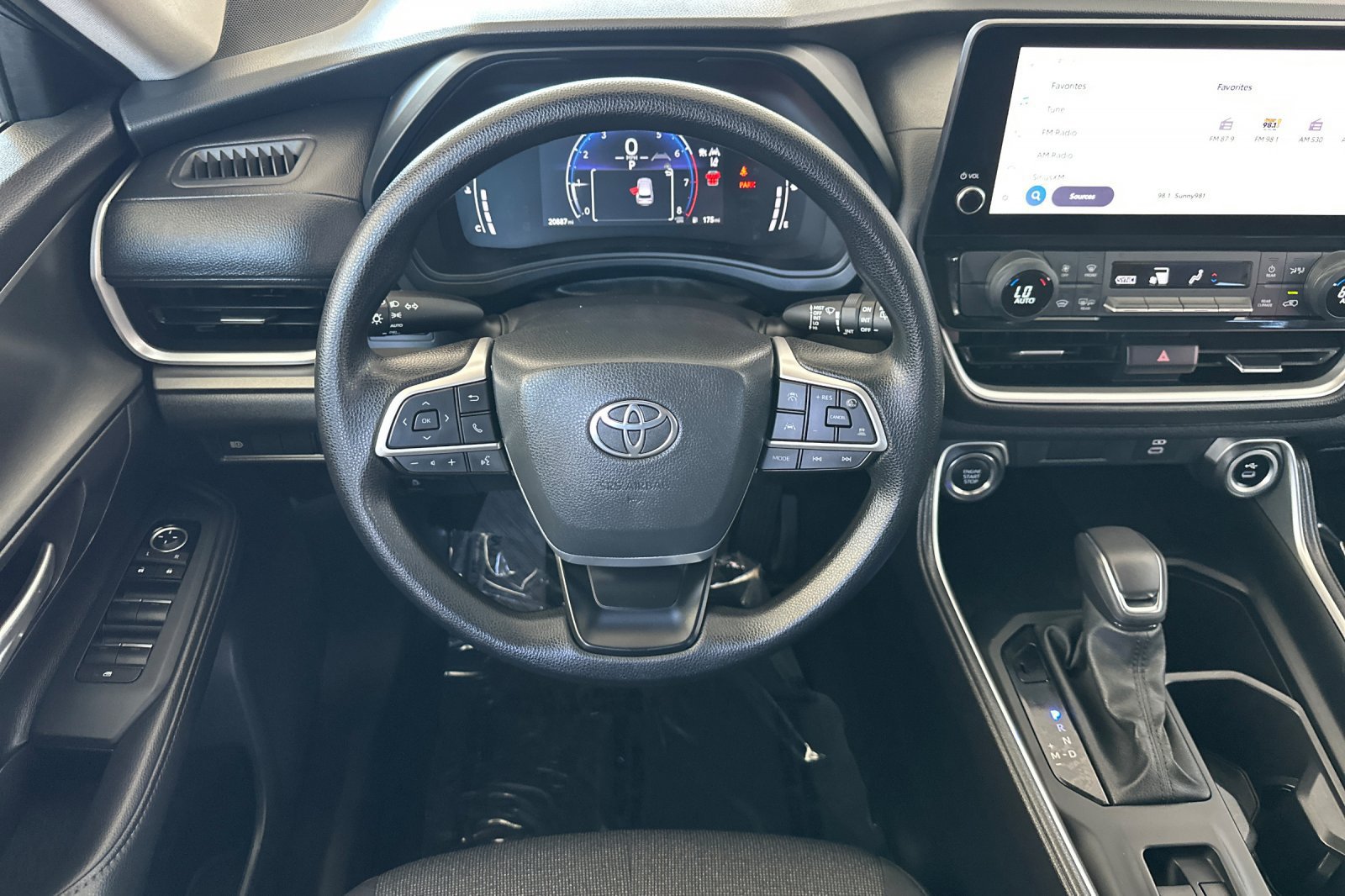 Certified 2025 Toyota Grand Highlander FWD image 16