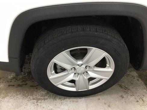 Used 2022 Jeep Compass Latitude w/ Convenience Group AWD/4WD image 4