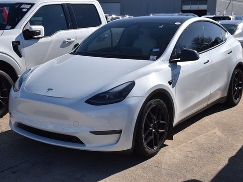 Used 2022 Tesla Model Y Performance image 2