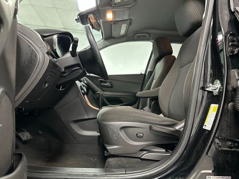 Used 2020 Chevrolet Trax LS w/ Tint and Cruise Package FWD image 17