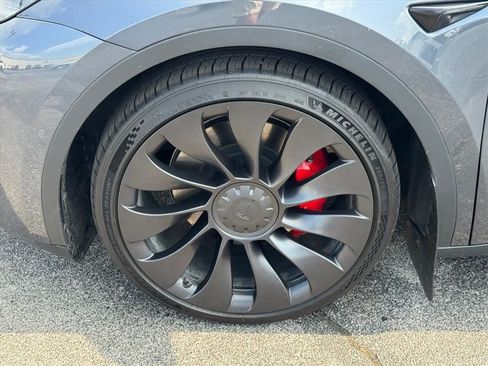 Used 2022 Tesla Model Y Performance AWD/4WD image 18