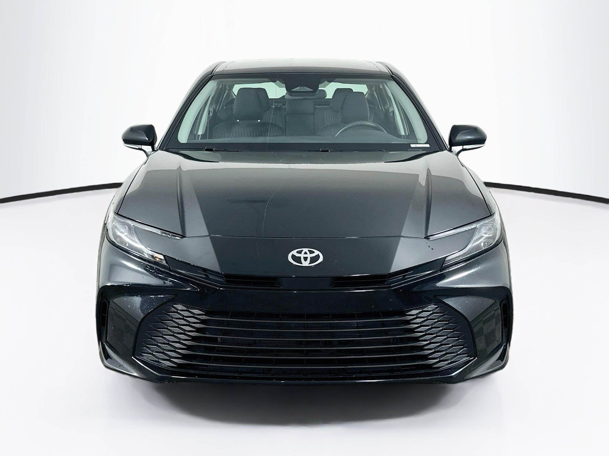 Used 2025 Toyota Camry LE FWD image 2