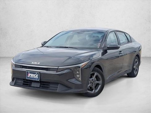 Used 2025 Kia K4 LXS image 1