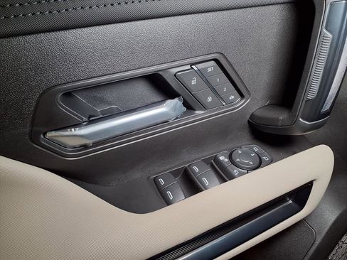 Used 2026 GMC Hummer EV SUV image 16