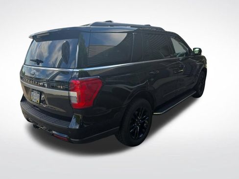 Used 2023 Ford Expedition XLT AWD/4WD image 3