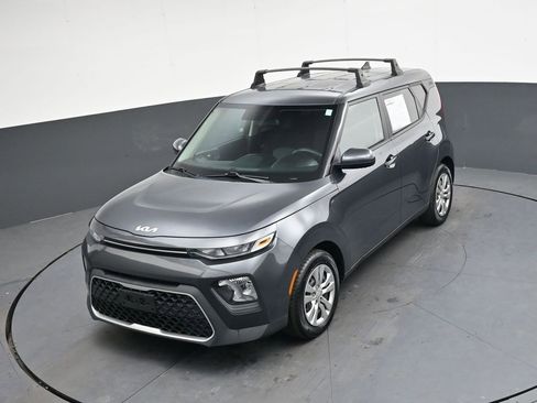 Used 2022 Kia Soul LX image 24