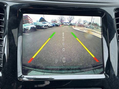 Used 2019 Jeep Cherokee Limited image 21